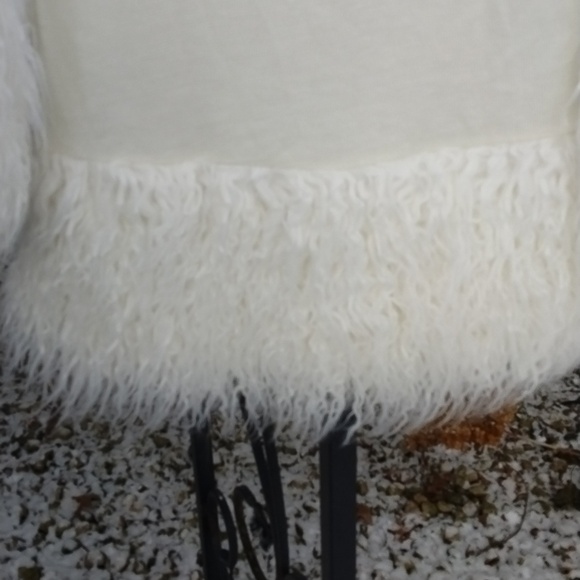 NWOT Mod|x Knit Long Sleeve Scoop Neck Faux Fur Trim Sweater Sz S, Quiet Luxury - Picture 2 of 9